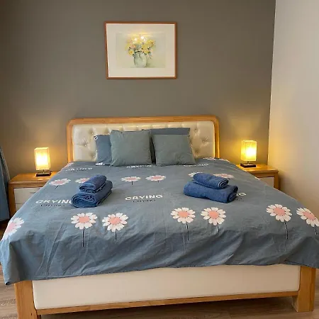 Apartment Sax 3 *